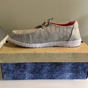 True Craft women’s slip on casual shoes, size 8.5, similar to Hey Dudes